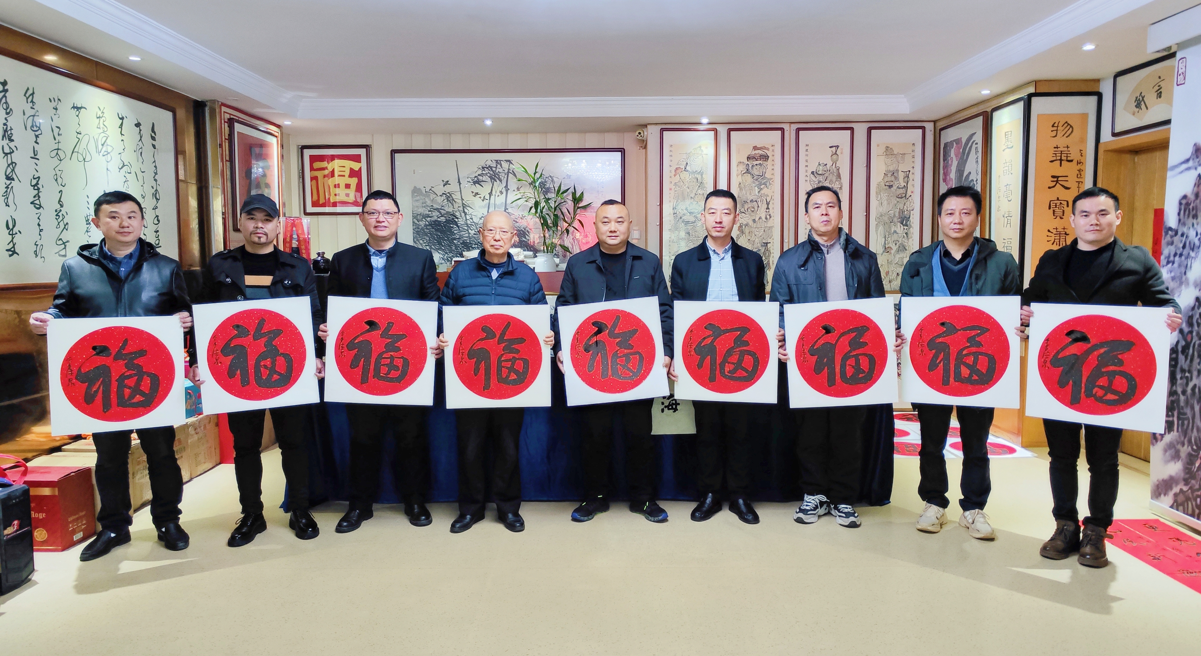 余德泉在湖南省湘江書畫院座談